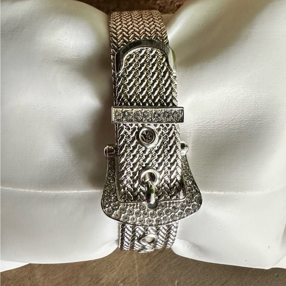 Victoria Wieck Dress Watch Beverly Hills, Silver tone, Silver Band Crystal bevel - Picture 7 of 8